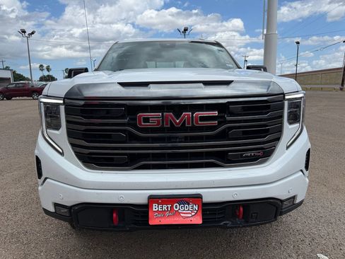 Used 2024 GMC Sierra 1500 AT4 w/ AT4 Preferred Package AWD/4WD image 2