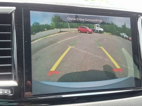 Used 2024 Chrysler Pacifica Touring-L FWD image 17