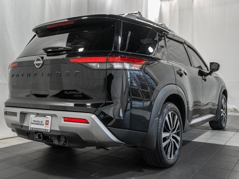 Used 2024 Nissan Pathfinder Platinum w/ Black Appearance Package image 4