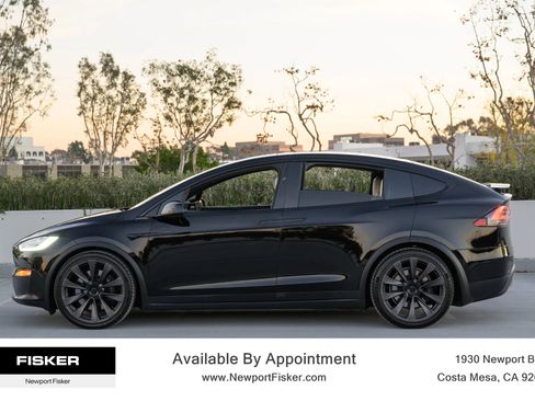 Used 2022 Tesla Model X Plaid image 7