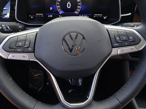 Certified 2026 Volkswagen Jetta SE FWD image 18