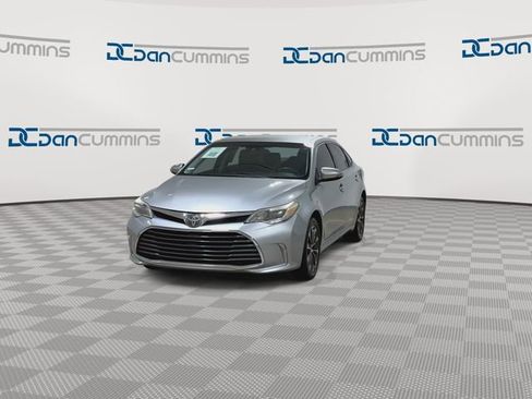 Used 2017 Toyota Avalon XLE FWD image 4