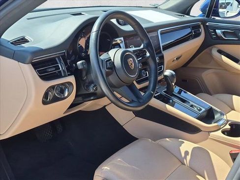 Used 2024 Porsche Macan AWD/4WD image 8