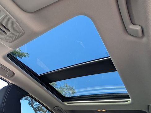 Used 2025 Nissan Kicks SV w/ SV Premium Package image 21