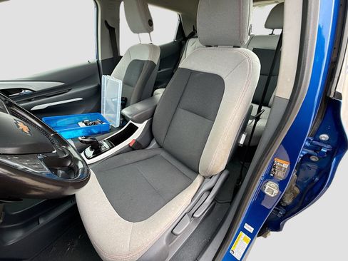 Used 2020 Chevrolet Bolt LT FWD image 13