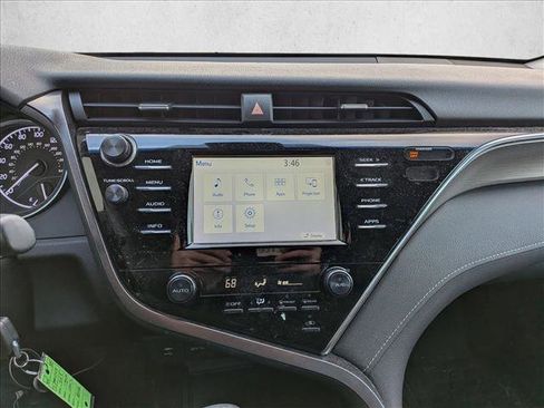 Certified 2018 Toyota Camry SE image 12