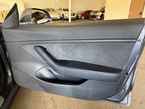 Used 2018 Tesla Model 3 Long Range RWD image 26