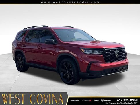 Used 2025 Honda Pilot Black Edition image 2