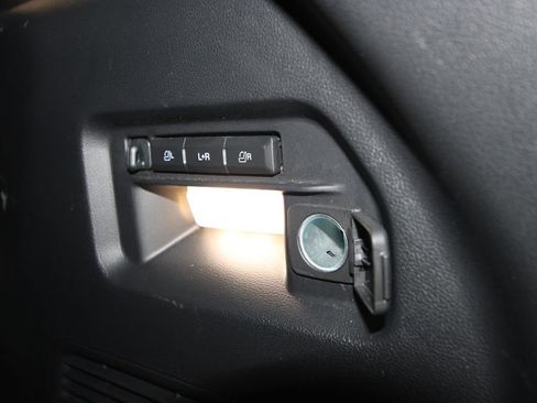 Used 2023 Ford Explorer Limited w/ Limited Technology Package image 46