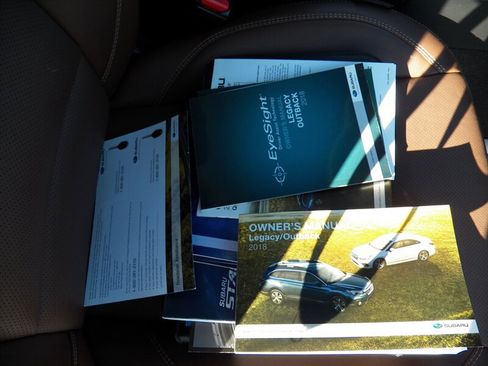 Used 2018 Subaru Outback 3.6R Touring image 21