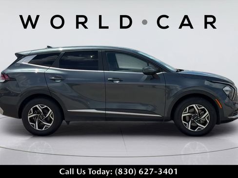 Used 2023 Kia Sportage LX FWD image 3