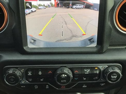 Used 2022 Jeep Gladiator Mojave w/ LED Lighting Group AWD/4WD image 10
