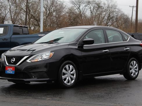 Used 2017 Nissan Sentra SV image 3