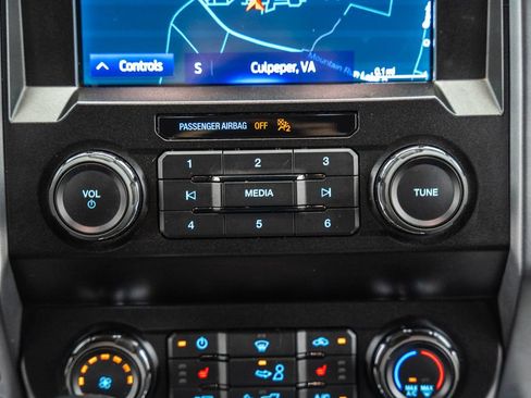Used 2019 Ford F150 XLT w/ Equipment Group 302A Luxury AWD/4WD image 28