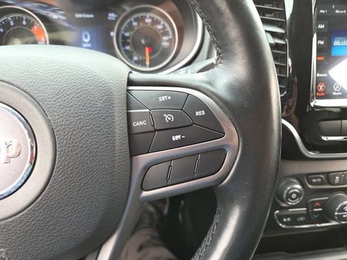 Used 2019 Jeep Cherokee Limited AWD/4WD image 56