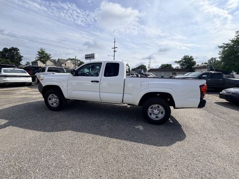 Used 2019 Toyota Tacoma SR RWD image 48