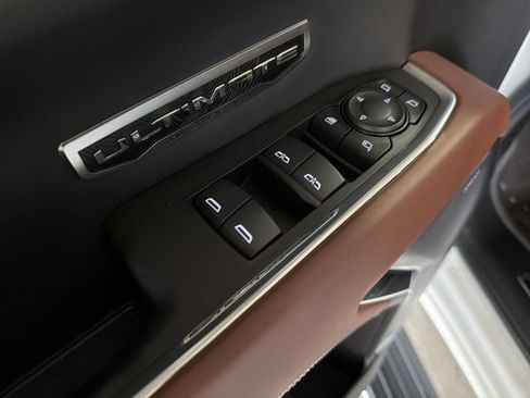 Used 2025 GMC Sierra 1500 Denali Ultimate AWD/4WD image 9