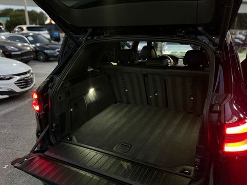 Used 2020 BMW X5 M50i w/ Premium Package image 36