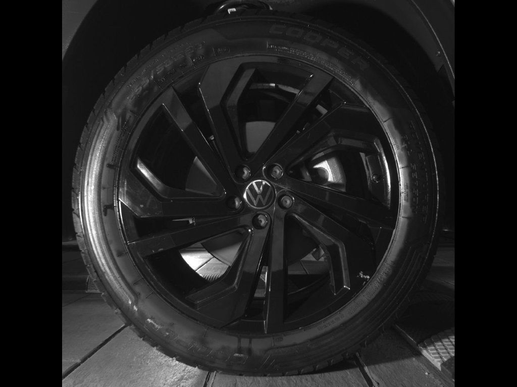 Used 2023 Volkswagen Atlas SE w/ Black Wheel Package AWD/4WD image 12