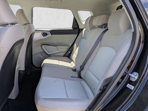 Used 2023 Kia Soul LX FWD image 17