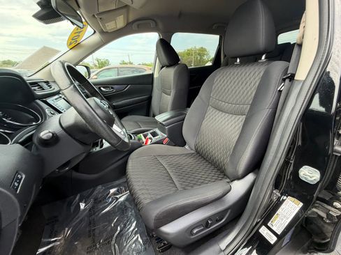 Used 2019 Nissan Rogue SV w/ Premium Package FWD image 22