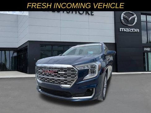 Used 2023 GMC Terrain Denali w/ Denali Premium Package AWD/4WD image 7