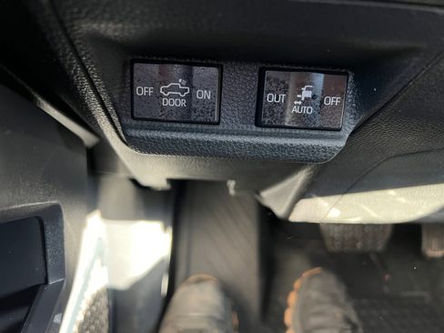 Used 2024 Toyota Tacoma Limited image 32