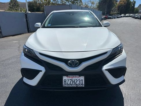 Used 2022 Toyota Camry SE FWD image 5