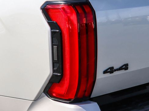 Used 2024 Toyota Tundra Limited image 9