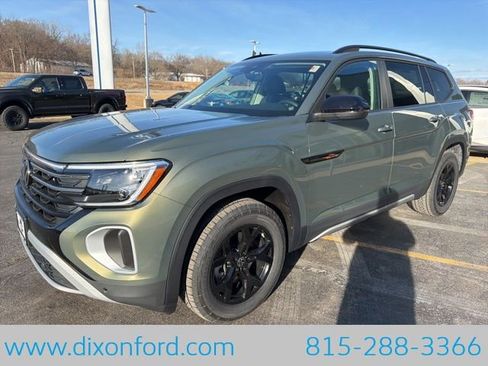 New 2026 Volkswagen Atlas Peak Edition image 3