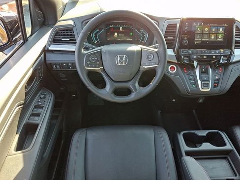 Used 2023 Honda Odyssey Sport image 11