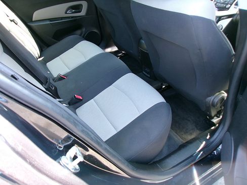 Used 2016 Chevrolet Cruze LS FWD image 13