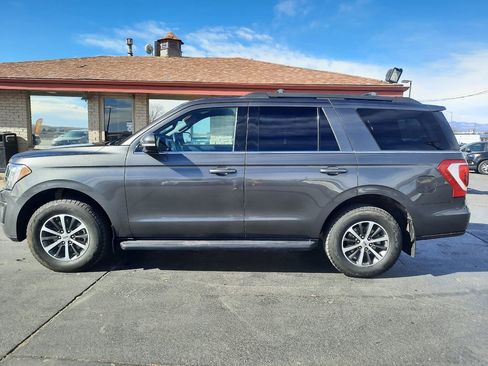 Used 2018 Ford Expedition XLT AWD/4WD image 2