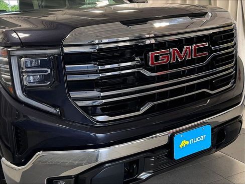 Used 2023 GMC Sierra 1500 SLT w/ SLT Premium Package AWD/4WD image 32