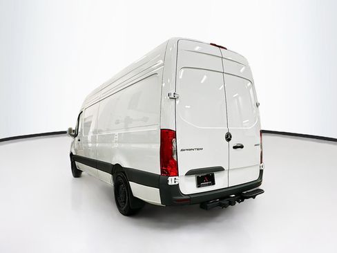 Used 2025 Mercedes-Benz Sprinter 2500 image 6