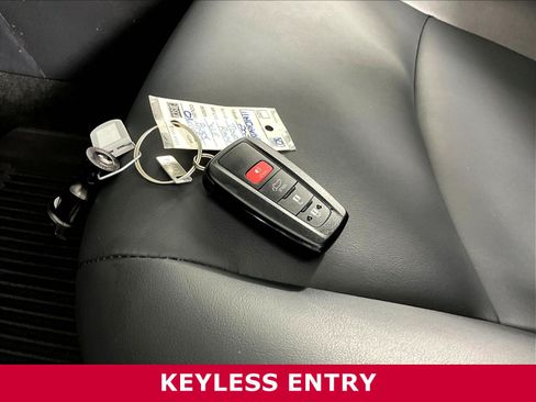 Used 2022 Toyota RAV4 XLE Premium AWD/4WD image 35