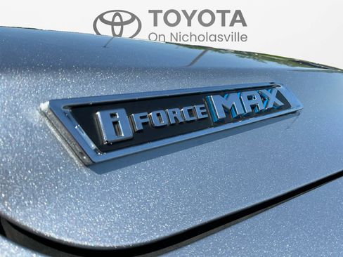 Used 2025 Toyota Sequoia SR5 AWD/4WD image 30