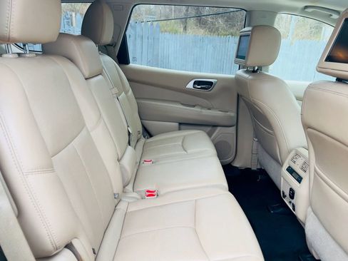 Used 2017 Nissan Pathfinder Platinum w/ Family Entertainment Package image 22