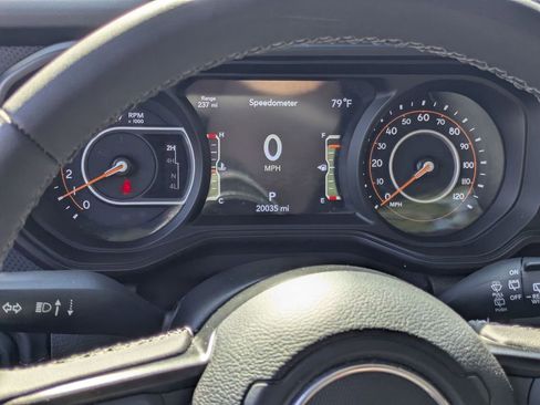 Used 2025 Jeep Wrangler Unlimited Rubicon image 19