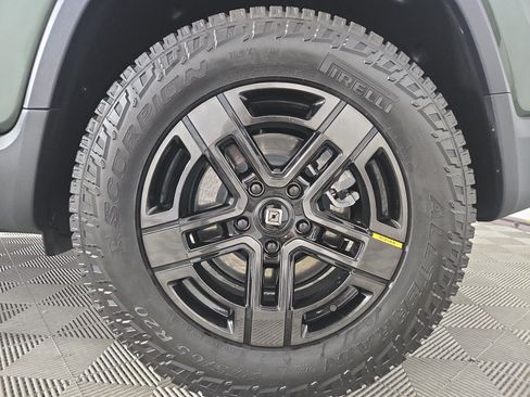 Used 2024 Rivian R1T Adventure AWD/4WD image 10
