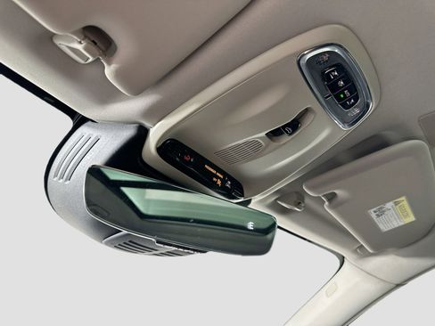 Certified 2018 Volvo XC60 T5 Momentum w/ Convenience Package image 22