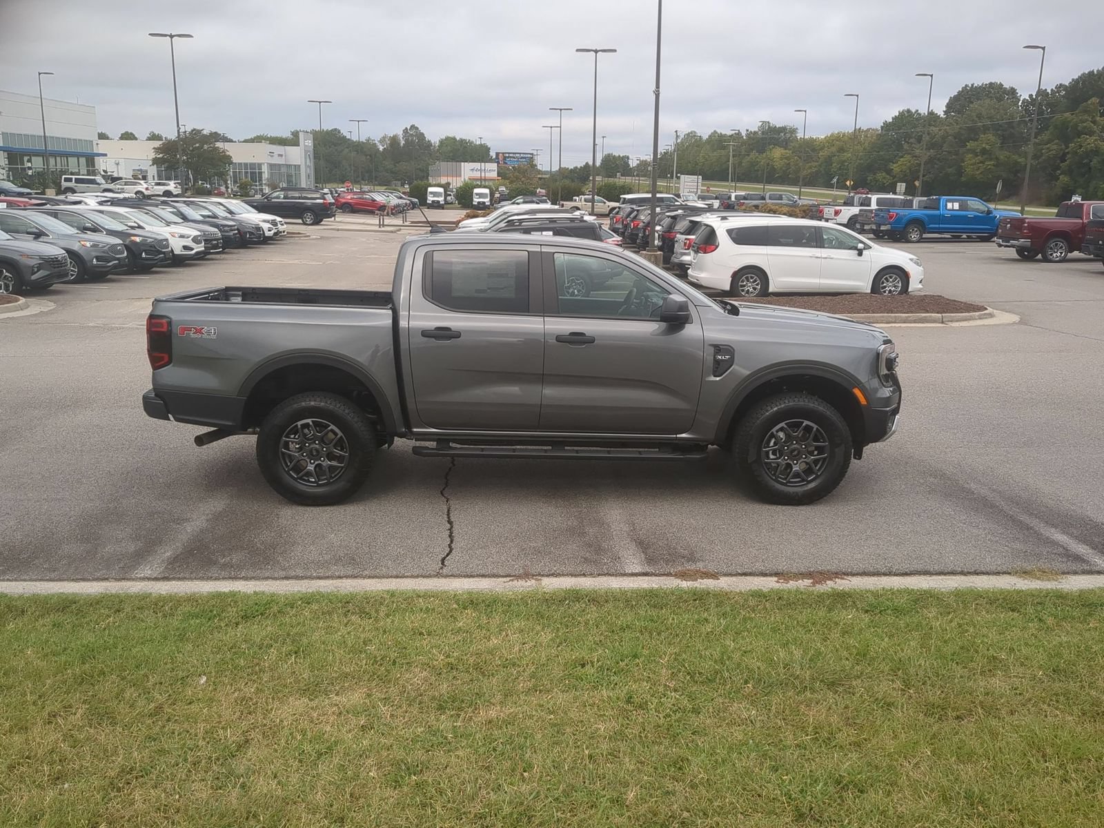New 2026 Ford Ranger XLT w/ FX4 Off-Road Package AWD/4WD image 2