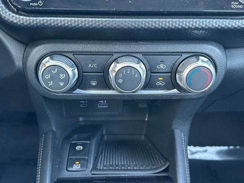 Used 2023 Nissan Kicks SV FWD image 34