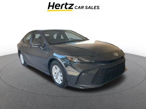 Used 2025 Toyota Camry LE image 1