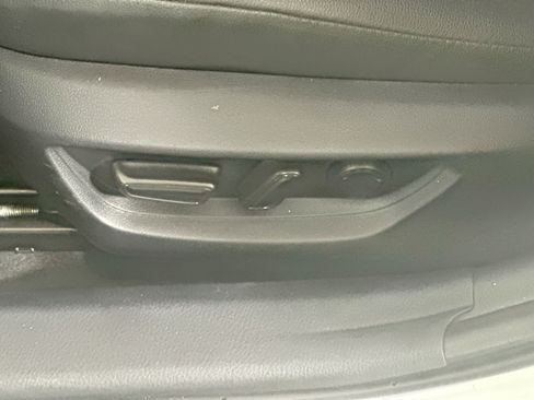 Used 2025 Toyota Camry XSE FWD image 13