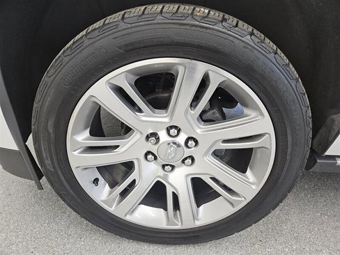 Used 2018 Cadillac Escalade Premium Luxury image 15