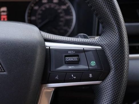 Used 2025 Mitsubishi Outlander SE AWD/4WD image 14