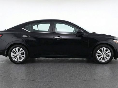 Used 2025 Nissan Sentra S image 11
