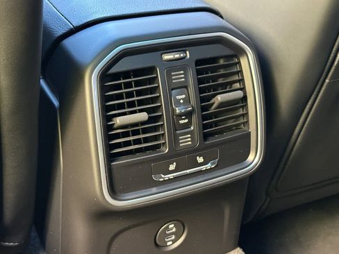 New 2026 Porsche Macan image 14