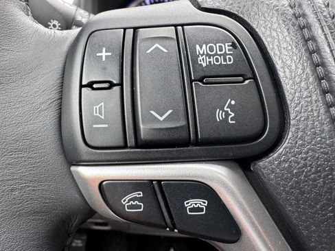 Used 2014 Toyota Highlander XLE AWD/4WD image 18